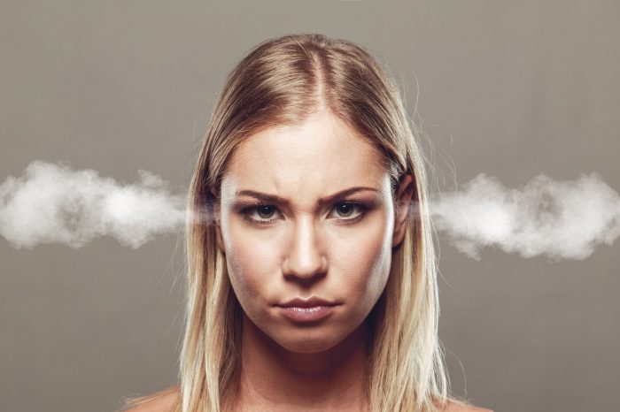 Complain 還是 Complaint?只差一個字,用法大不同!一分鐘搞懂動詞與名詞的正確用法