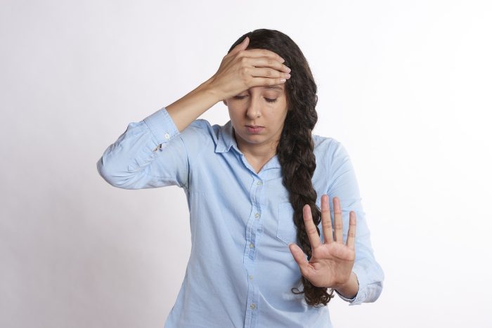 “Put up with”和”Put up to”的意思有甚麼不同?